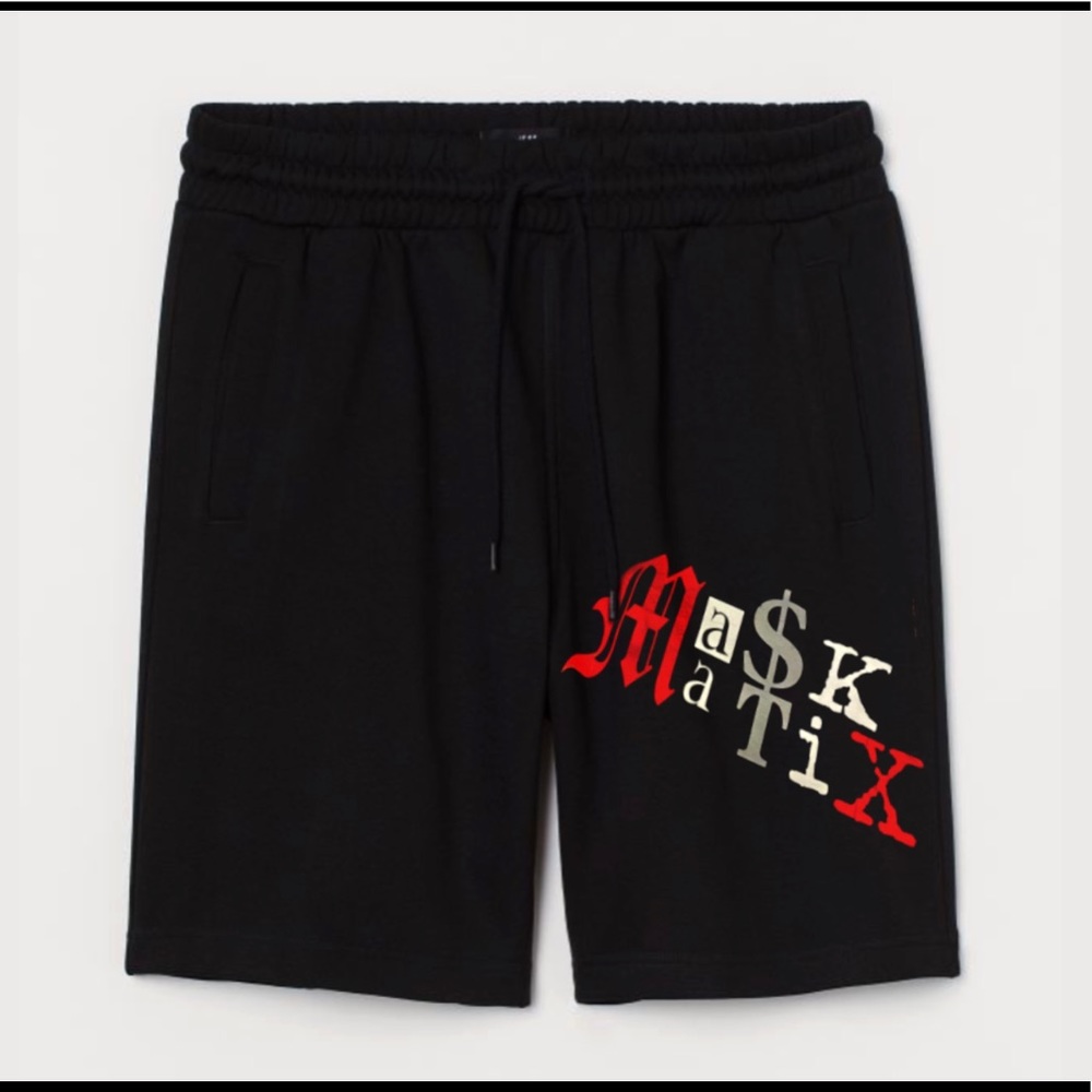 ‘BRED’ FLEECE SHORTS